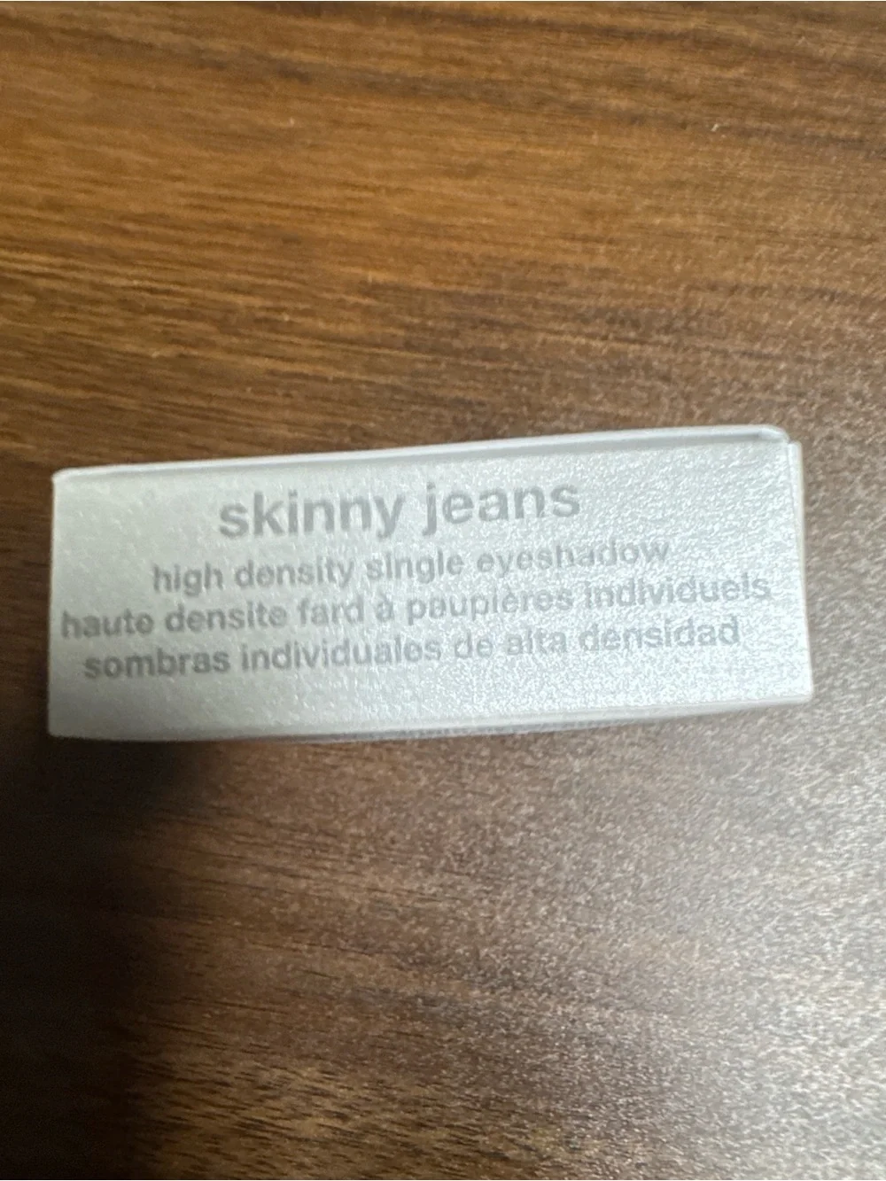 Eyeshadow in Packaging
